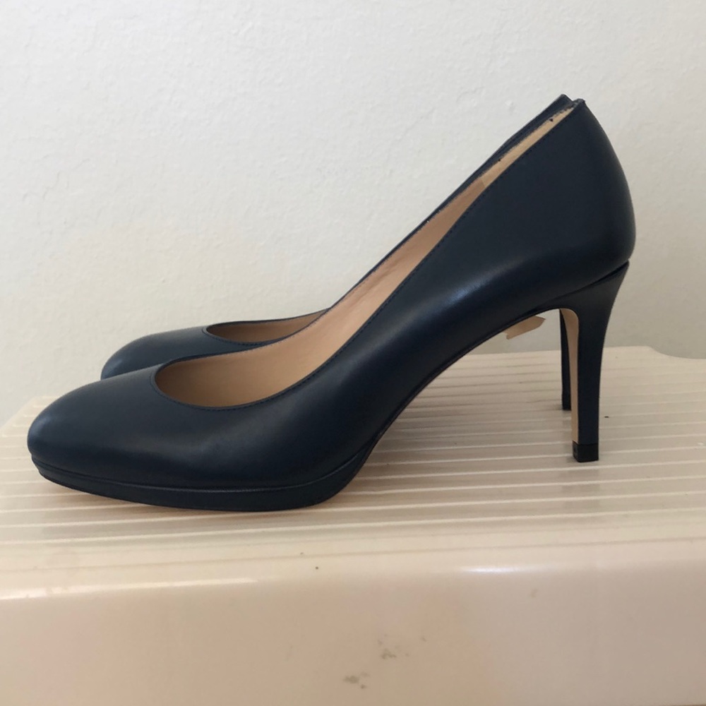 LK Bennett Navy Heels 39.5 never worn
